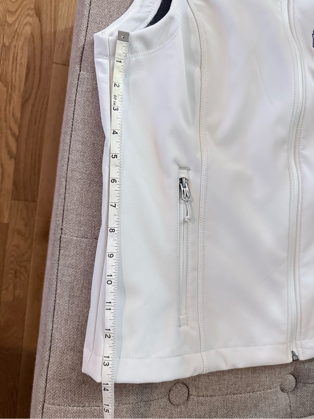 Women’s Disney logo vest - Picture 6 of 8